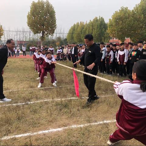 孟寨中学“魅力校园”拔河比赛