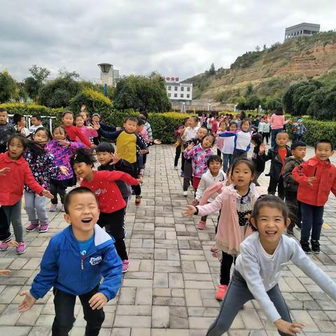 蕾二班好习惯的养成！