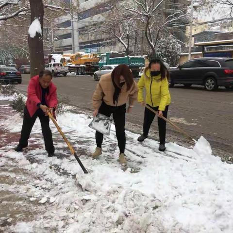 落实路长制清扫包抓路段