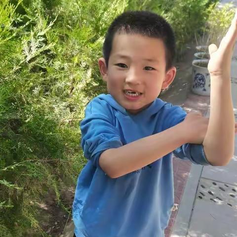 《不输在家庭教育上》线上直播--《家长应如何培养孩子的探索精神及需注意的细节》主讲——光军老师