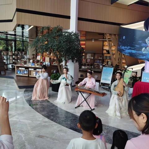 【曲江文化集团】话中秋 品国潮——航天书城分公司开展秋韵唐音系列活动