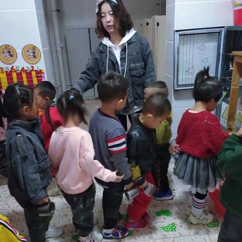 培养小一班幼儿的规则意识