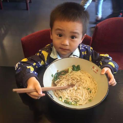 龙珠吃面之——人小碗大