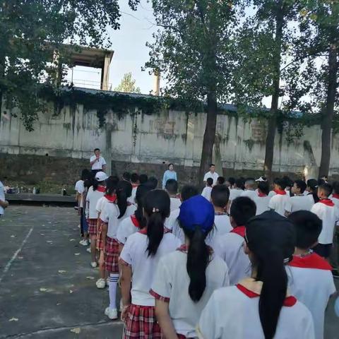 “童声嘹亮，军姿飒爽”舞钢市第五小学六年级同学军训记