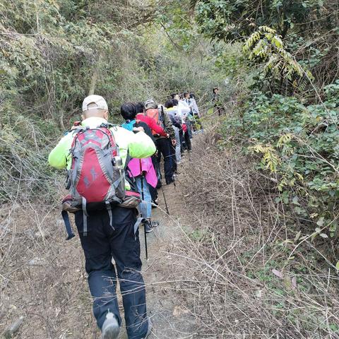 徒步穿越白牛大尖山