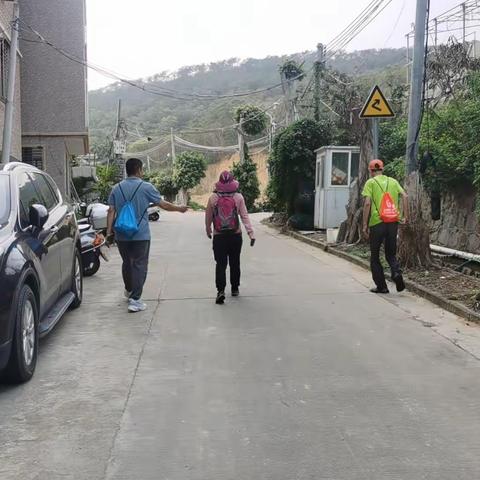 徒步网红高山，探秘幽静古迹