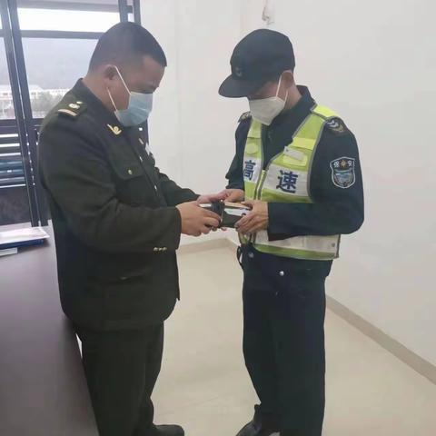 高速暖心事“海丝高速文明风，热情服务暖人心”。