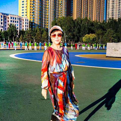 夏末秋初美 姐妹同聚欢，摄影：黄粤琴，2022.8.12