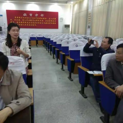 姜玮老师在名师工作室动情发言
