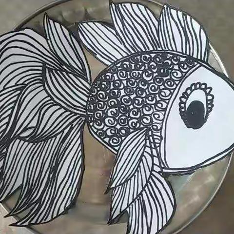 实验小学六年级《线条鱼》优秀作品