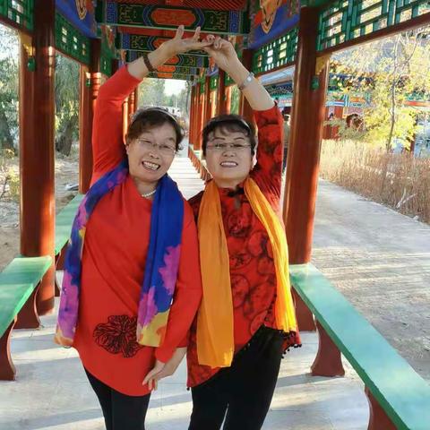 还有几天就立冬了，天气还是这么好，忍不住和好友出来玩玩👫👫🌺🌺💐💐👏👏