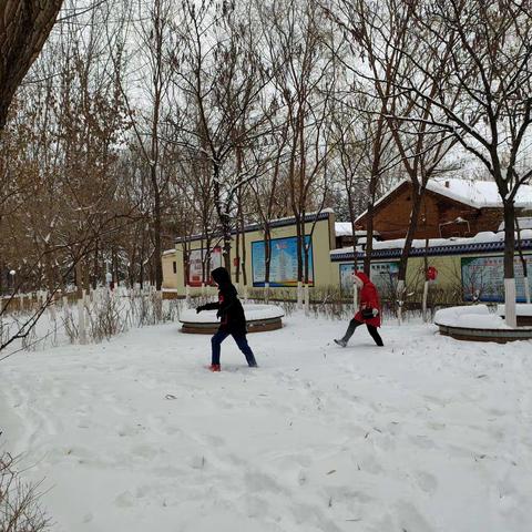 时间最懂人心，我喜欢一年中的冷暖四季，雪景很美。