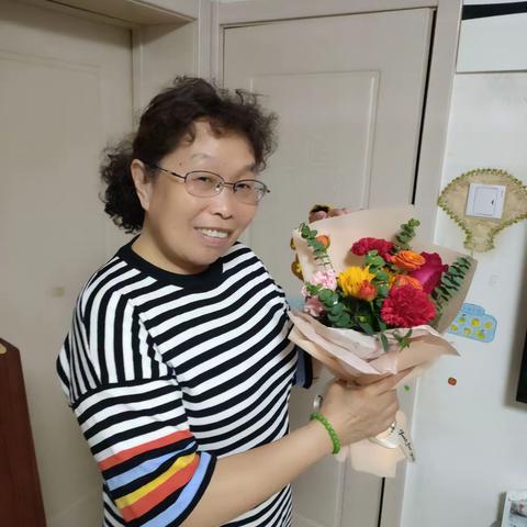 五月都过去一半了怎么还这么凉啊，有人说今年的天气就跟闹着玩儿是的，今天穿半袖明天穿棉袄🤒🤒😜😜