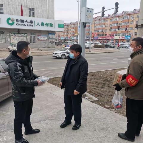 坚守防控疫情岗位，干线公路人不但养护工作做的好，阻击疫情也十分到位。