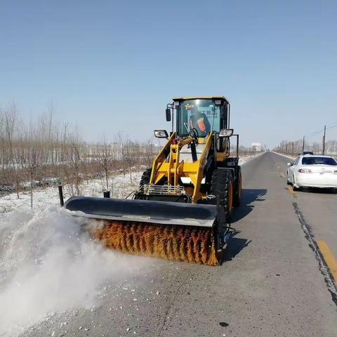 普通干线公路清除积雪保通畅，确保安全行车无事故。