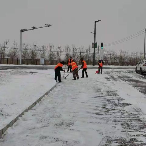 “不忘初心、牢记使命”把干线公路清雪工作当作奉献给2020年的新年礼物