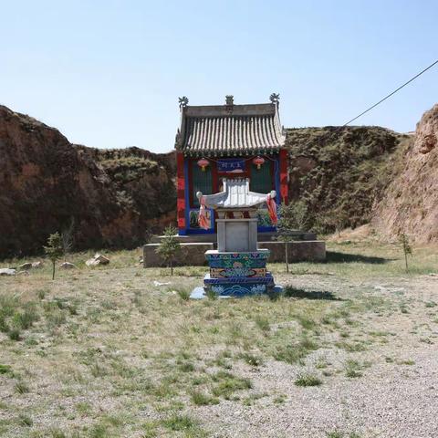 探访海原大地震遗址