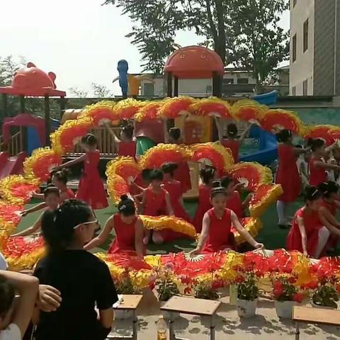 快乐六·一 ――后曲店中心小学