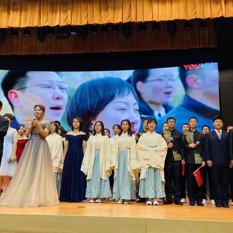 诗酒趁年华｜航天一中高一年级“中华诵·爱国情”诗歌朗诵会圆满举行