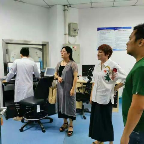 我院吴莉娟院长亲临一线指导应对台风“韦帕”