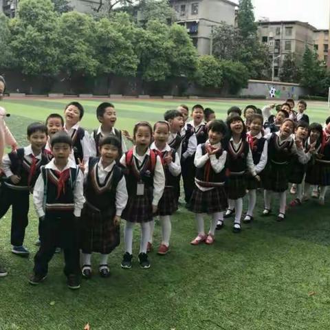 旭升小学二(1)班"感受春之旋律，体验春之韵味"主题综合实践活动