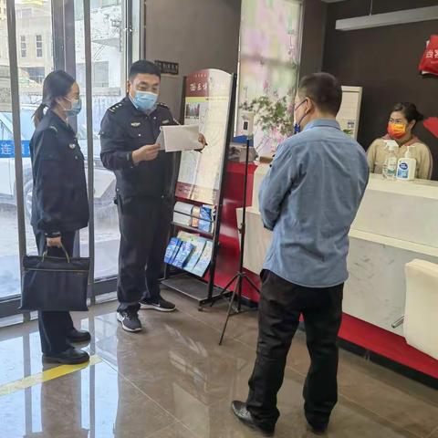 平顺县公安局青羊派出所：强化疫情防控 筑牢安全屏障——民警深入辖区开展九小场所疫情防控检查工作