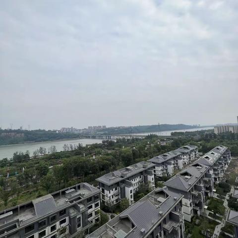 🌟🌟峰汇头排观景房产权135，中间楼层，价格135万、61025、667444