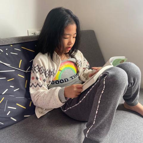【渭城区风轮小学二年级二班】停课不停学-张钰熙居家阅读篇