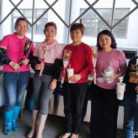 女神节快乐丨愿你的优雅永远像光一样夺目