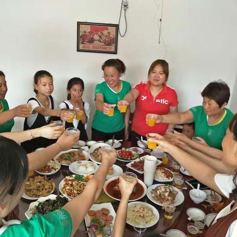 那一年的我们还很年轻，我们要记住这个美好时光。。。