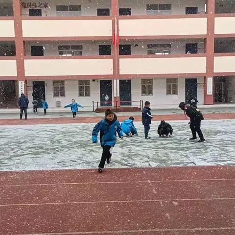 【高新教育】冬雪暖校园，师生奋进时——冯村小学周工作小结