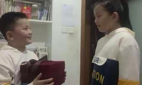 中国古代寓言故事展演第一期       文昌小学三年级二班全家总动员