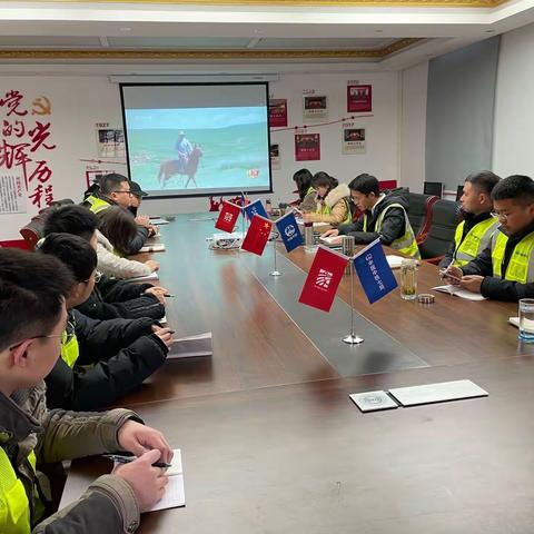 中铁七局武汉公司铺架分公司开展“增强‘四史’学习、扛起使命担当”主题活动