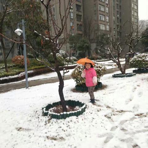 我也喜欢雪，宝贝在雪景里美不胜美