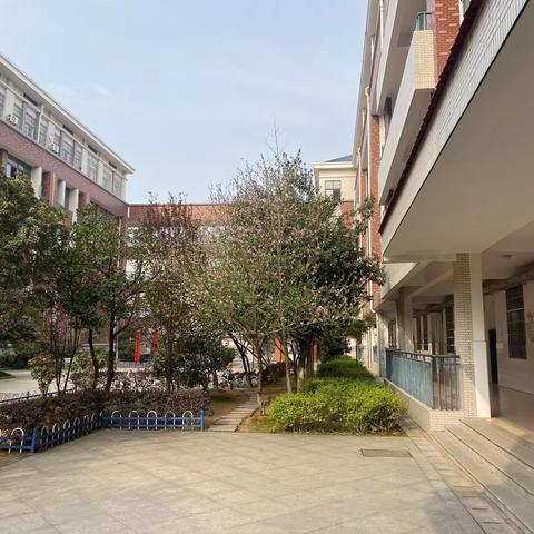 一点一滴 共助教师成长——长沙县泉塘中学八年级语文组教研活动