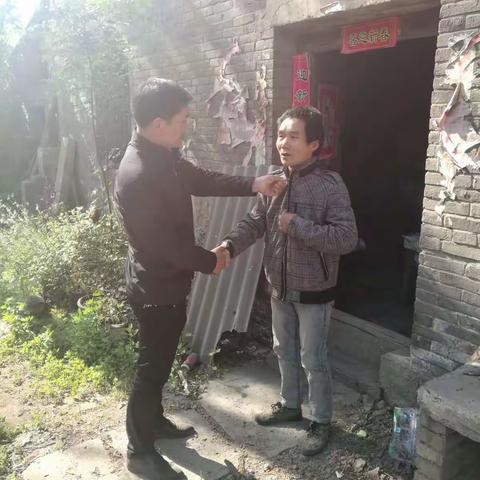 西万镇领导道口村扶贫