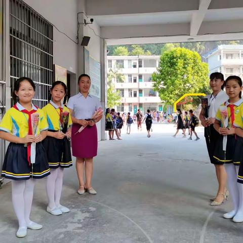 爱在阳光下，感恩教师节——2021年融水镇中心小学庆祝教师节主题活动