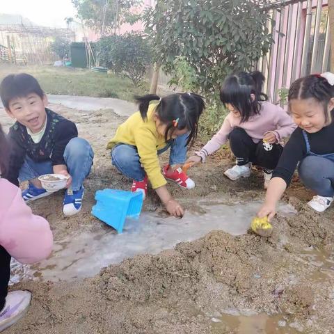 沙池里的孩子们一一大一自主游戏纪实