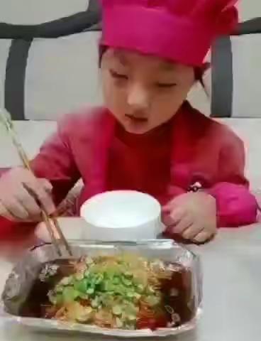 交通小学二年二班食育课程之三--做最爱的美味佳肴。