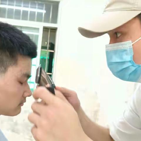 保持本色 抗疫有我