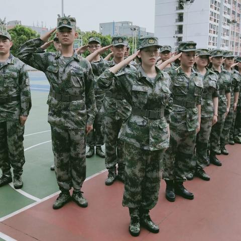 严格训练   严格管理                                          努力打造海上医疗救护特色民兵连