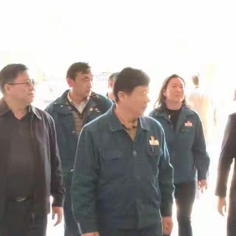 华云集团公司领导到粼波商场现场指导工作