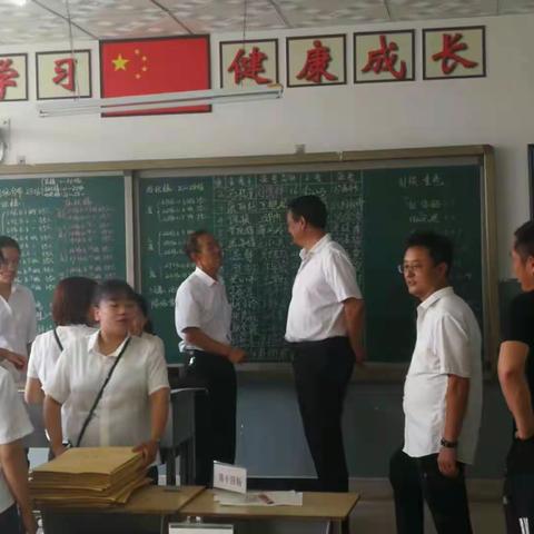 滦州市海阳学校2020~2021学年度期末考试领导巡场