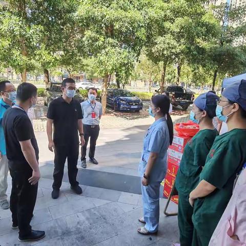 中秋佳节送温暖 慰问抗疫一线医护人员