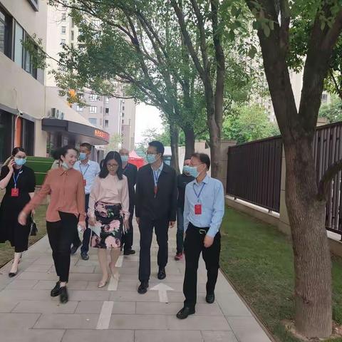 石竹街道市人大视察辖区内幼儿园及小学教育工作
