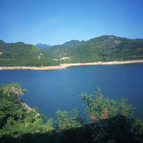 青峰峡里听清风