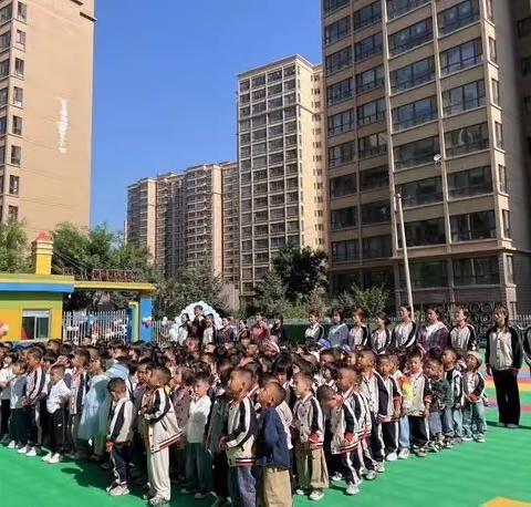 锦绣幼儿园大三班——爱与陪伴👫