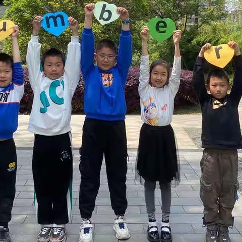 “扬数字之帆 探英语之趣”项目学习——三（2）班第四组