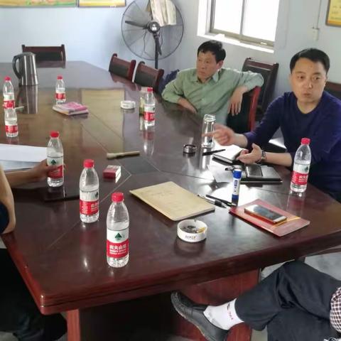 扶贫路上齐心协力