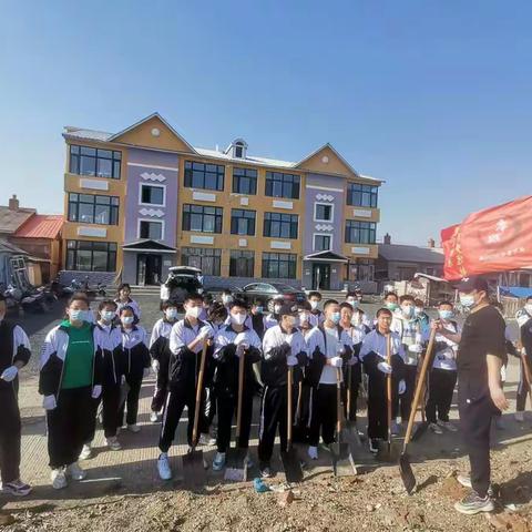 美丽饶河我的家 环境卫生靠大家 一一饶河县高级中学开展校外居民生活区环境清理社会实践活动